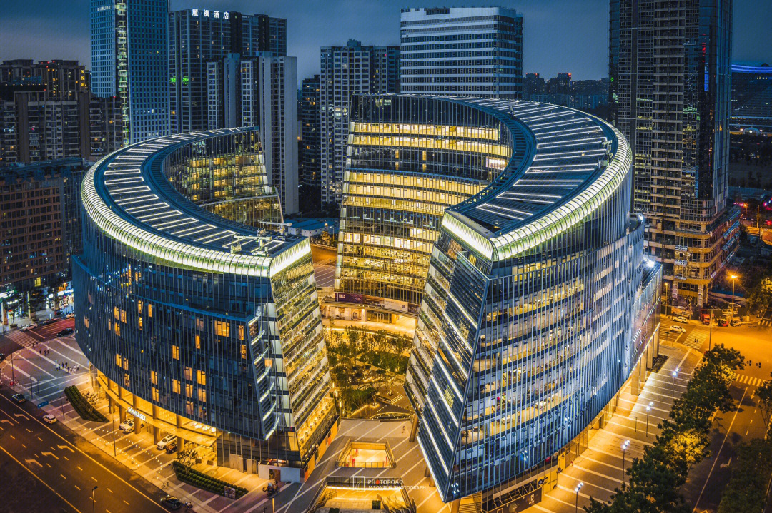 成都新科技感建筑風暴之眼
